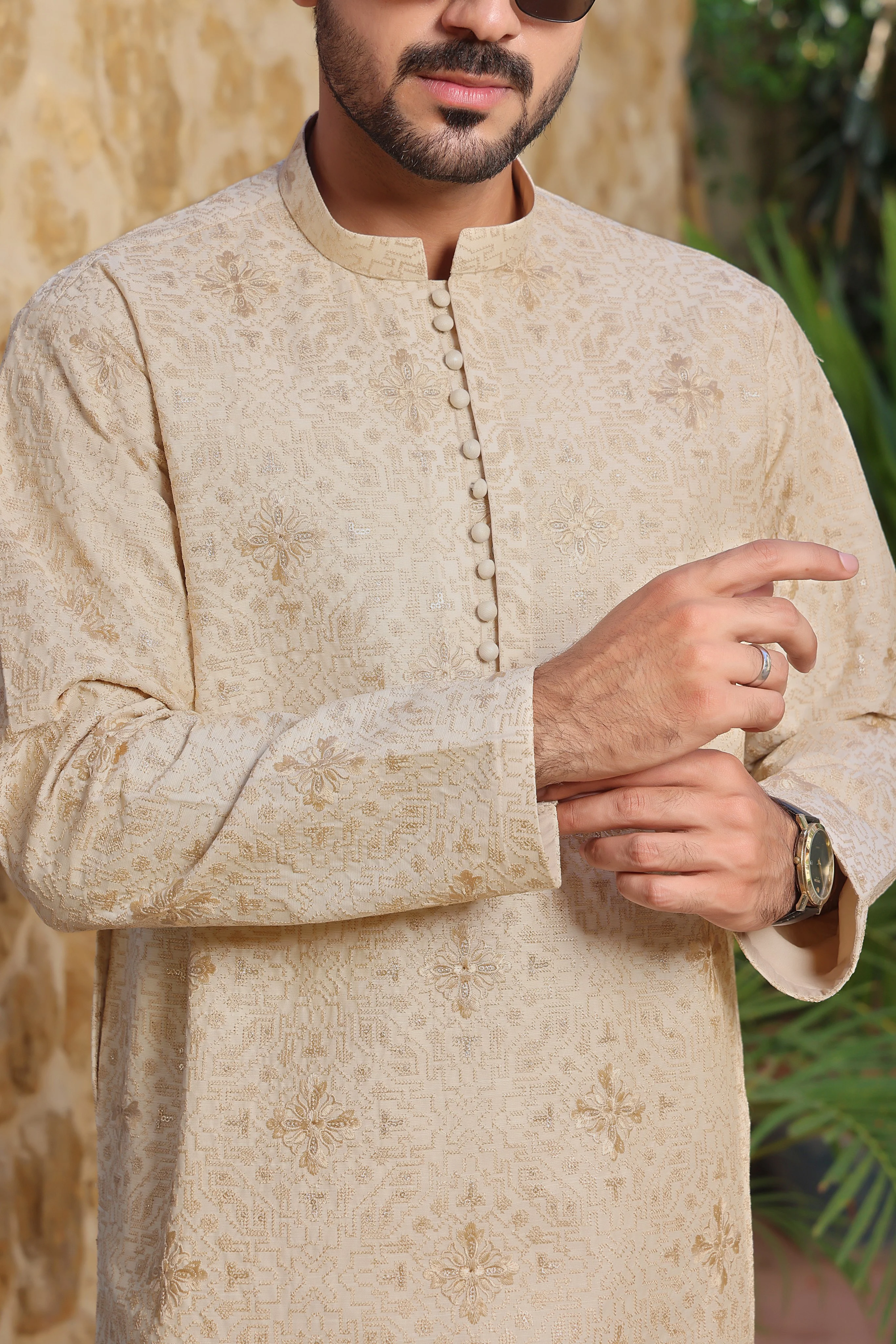 Beige Elegance - Image 3