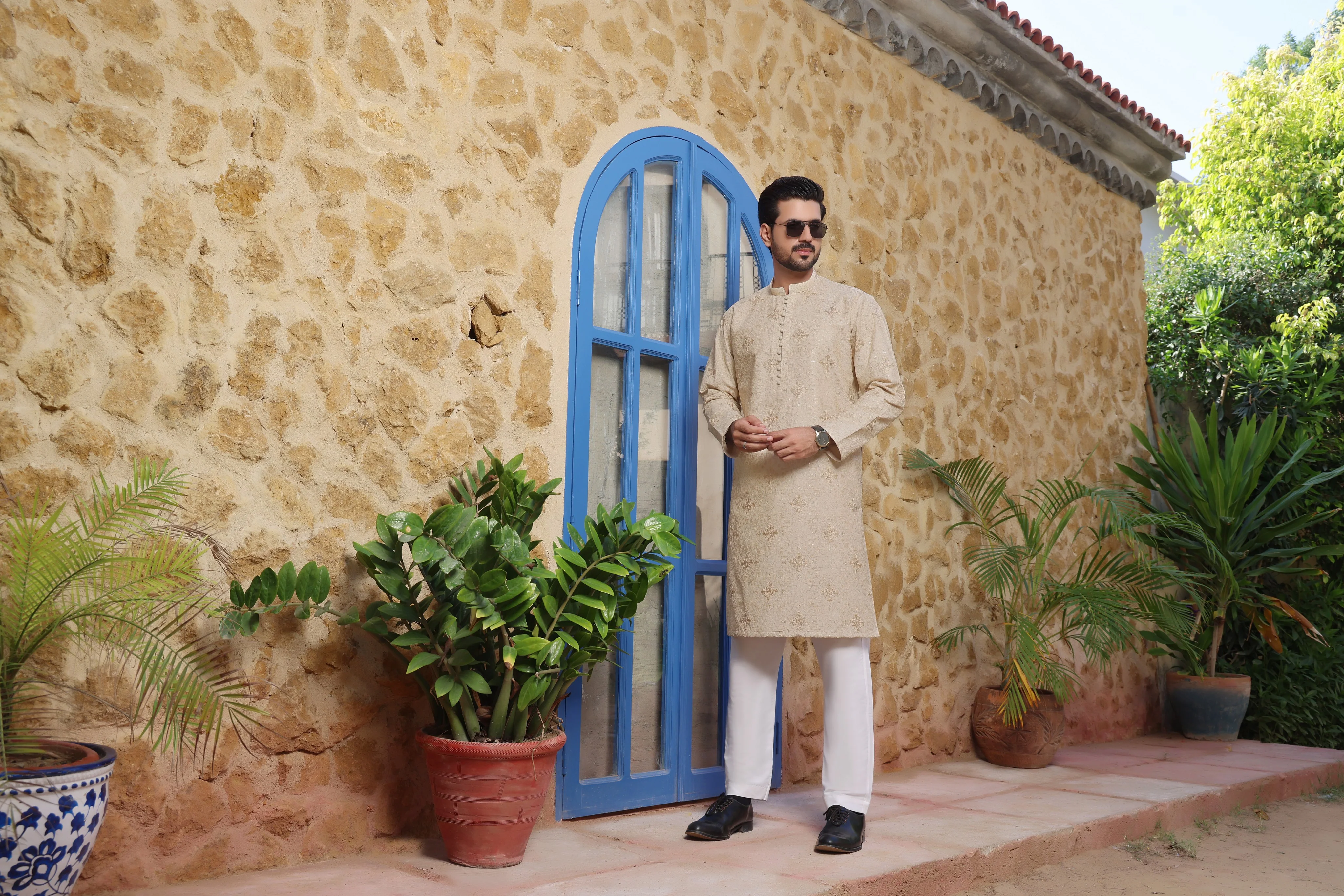 Beige Elegance - Image 6