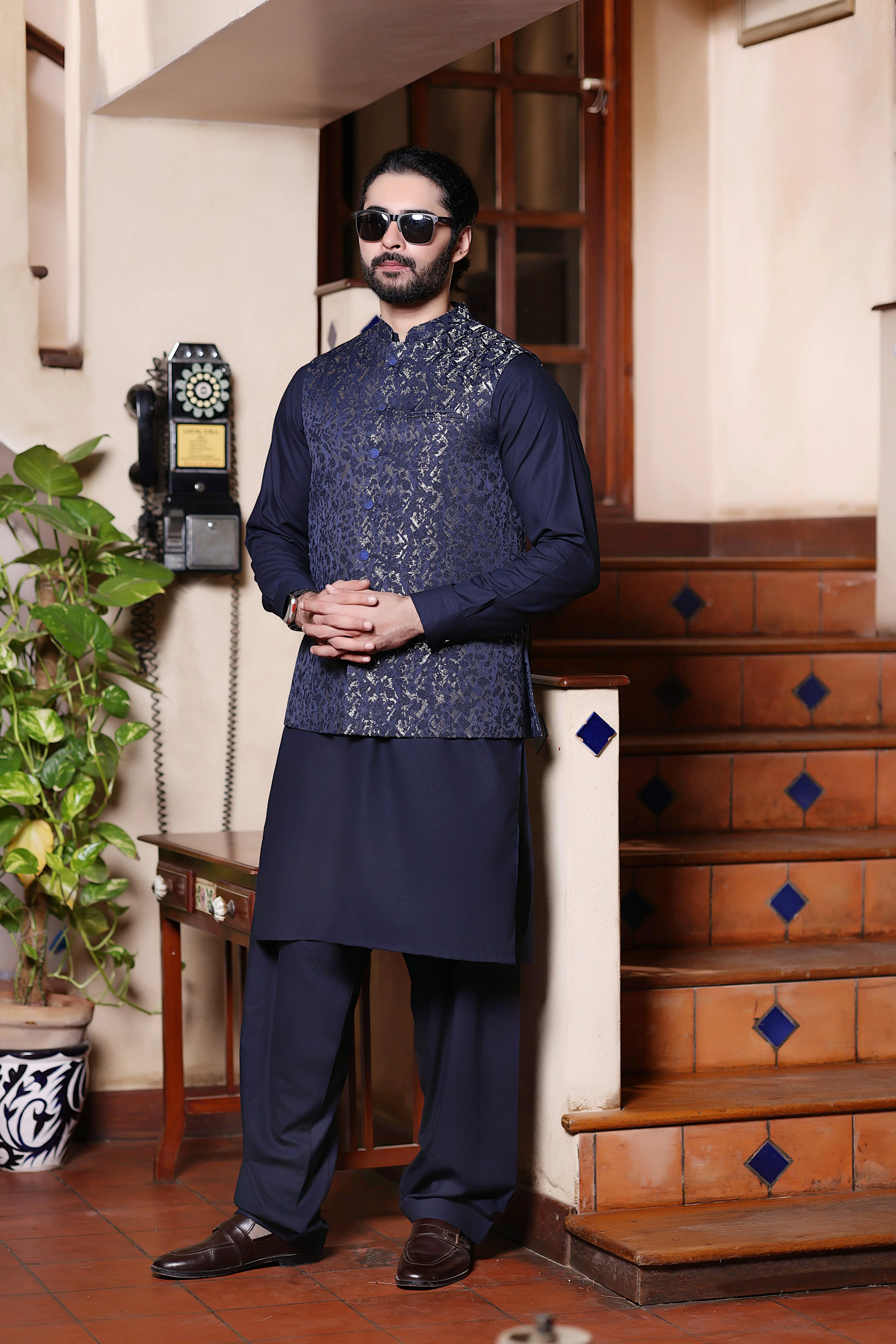 Indigo Crest (3 Piece) - Image 3