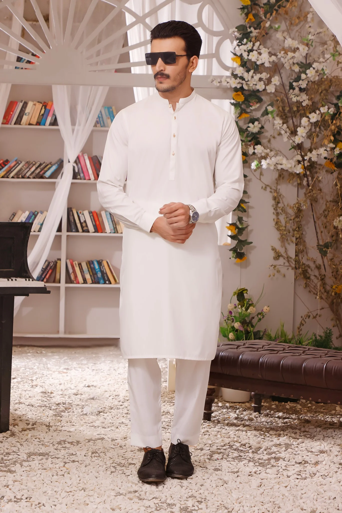 White Whisper (3 Piece) - Image 4